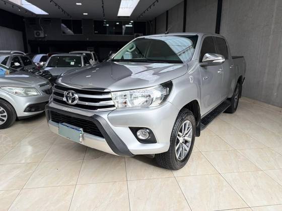 TOYOTA HILUX 2.8 SRV 4X4 CD 16V DIESEL 4P AUTOMÁTICO TOYOTA HILUX 2.8 SRV 4X4 CD 16V DIESEL 4P AUTOMÁTICO
